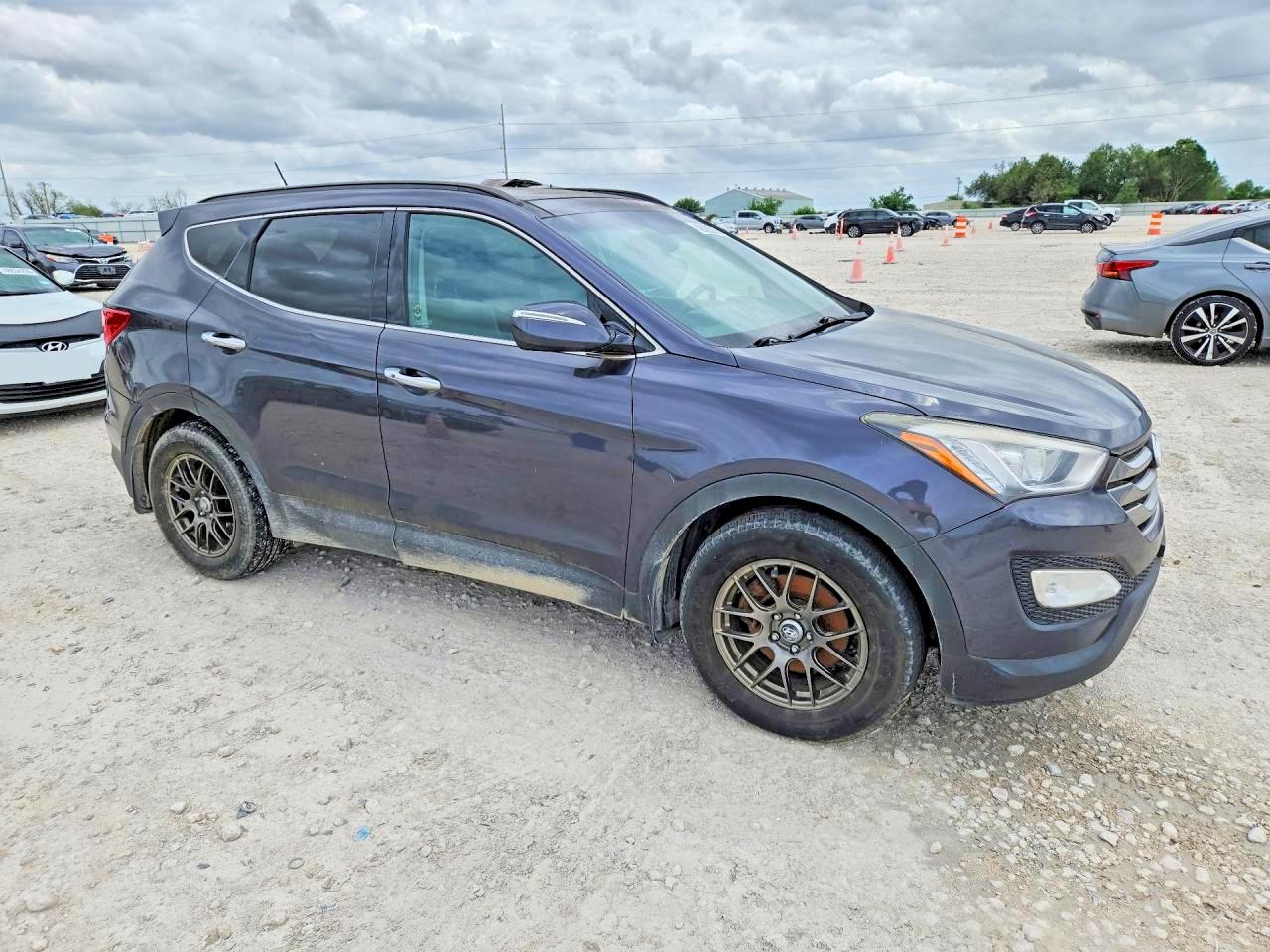 2015 Hyundai Santa Fe VIN 5XYZUDLB1FG271300 COPART salvage auction — Normal Wear, ON - PERMIT NO BRAND - FIT, sold $60 on 2026-07-09 (photo 4)