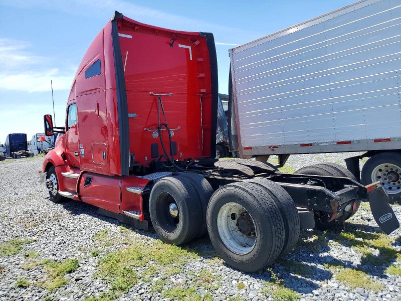2019 Kenworth T680 VIN 1XKYDP9XXKJ295545 COPART salvage auction — MINOR DENT/SCRATCHES, CA - DIS/DLR/EXP ONLY CLEAN TITLE, sold $11,500 on 2026-07-13 (photo 3)