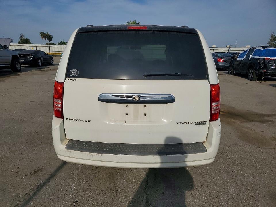 2010 Chrysler Town & country VIN 2A4RR5D18AR266090 COPART salvage auction — MINOR DENT/SCRATCHES, CA - APP FOR DUP CLEAN OR AC, sold $675 on 2026-07-17 (photo 6)