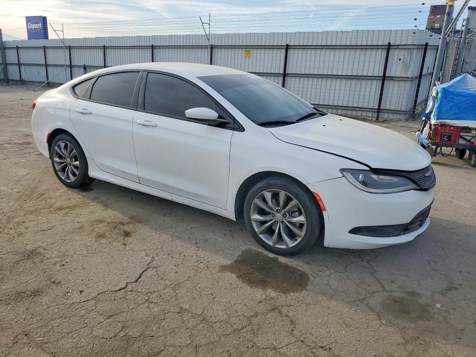 2015 Chrysler VIN 1C3CCCBB8FN578206 COPART salvage auction — SIDE, Salvage Title, sold $800 on 2026-07-10 (photo 4)