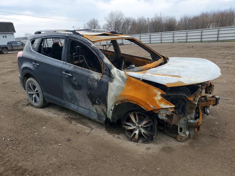 2017 Toyota Rav 4 VIN JTMRFREV1HD202414 COPART salvage auction — BURN, Mi - Scrap Certificate Of Title, sold $200 on 2026-07-22 (photo 4)