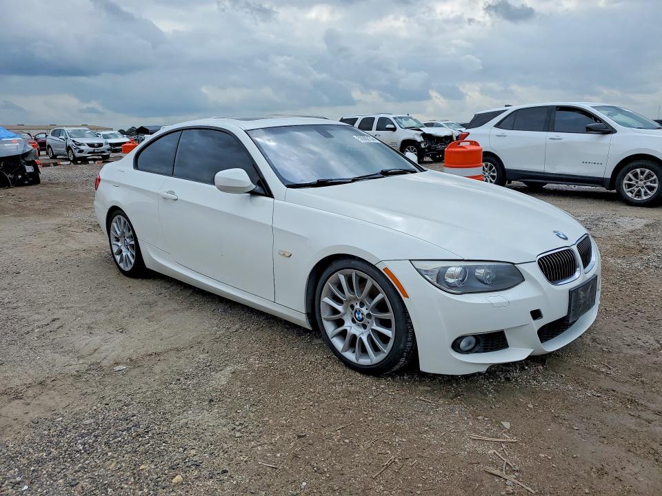 2013 BMW 3er VIN WBAKE3C50DE772202 COPART salvage auction — WATER/FLOOD, Tx - Salvage Title-Flood Damage, sold $1,200 on 2026-07-02 (photo 4)