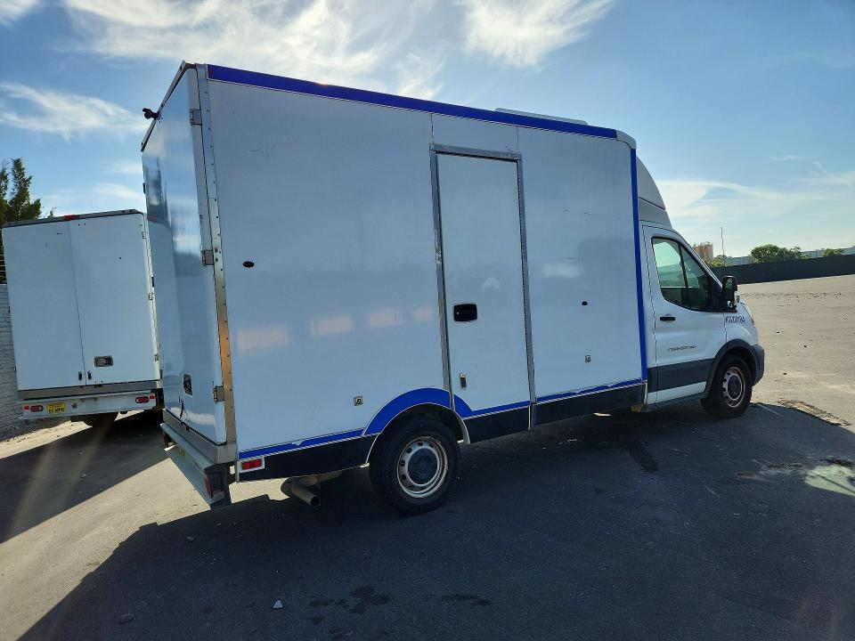 2020 Ford Transit VIN 1FDBW5Z80LKB30328 COPART salvage auction — MINOR DENT/SCRATCHES, Fl - Certificate Of Title, sold $7,000 on 2026-07-29 (photo 3)