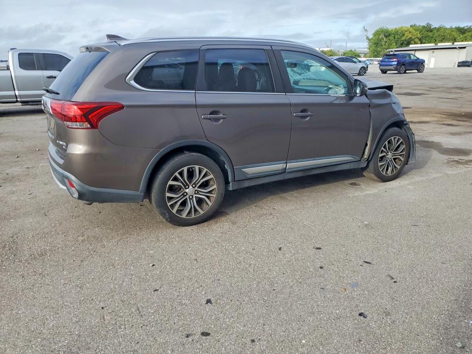2017 Mitsubishi Outlander VIN JA4AD3A30HZ066827 COPART salvage auction — FRONT END, FL, sold $850 on 2026-08-24 (photo 3)