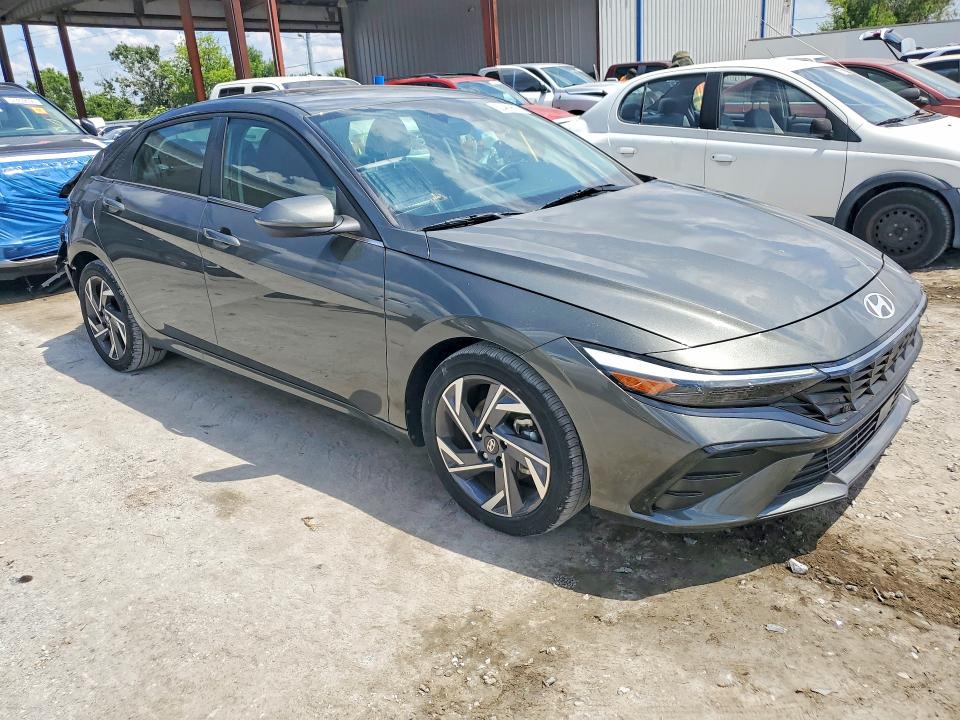 2025 Hyundai Elantra VIN KMHLP4DGXSU936562 COPART salvage auction — REAR END, FL, sold $7,800 on 2026-07-17 (photo 4)