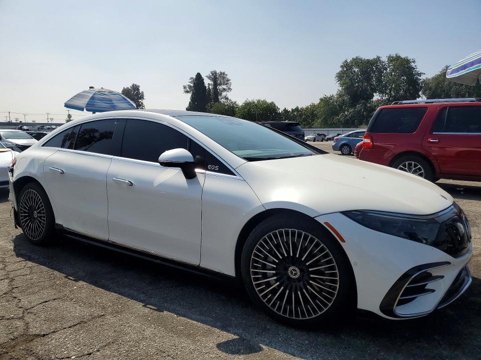 2022 Merz Eqs 450t VIN W1KCG2DB0NA009501 COPART salvage auction — REAR END, Ca - Salvage Cert-Lemon Law Buyback, sold $800 on 2026-08-14 (photo 4)