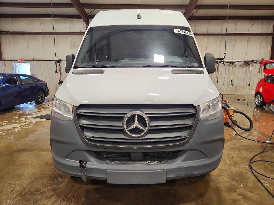 2024 Mercedes-benz Sprinter VIN W1Y4KDHYXRP727093 COPART salvage auction — REAR END, Pa - Certificate Of Salvage, sold $15,100 on 2026-07-07 (photo 5)