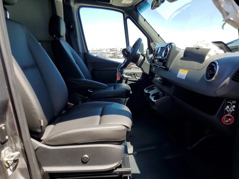 2025 Mercedes-benz Sprinter VIN W1X8N36Y3SN349100 COPART salvage auction — FRONT END, NV - SALVAGE TITLE, sold $71,000 on 2026-07-30 (photo 5)