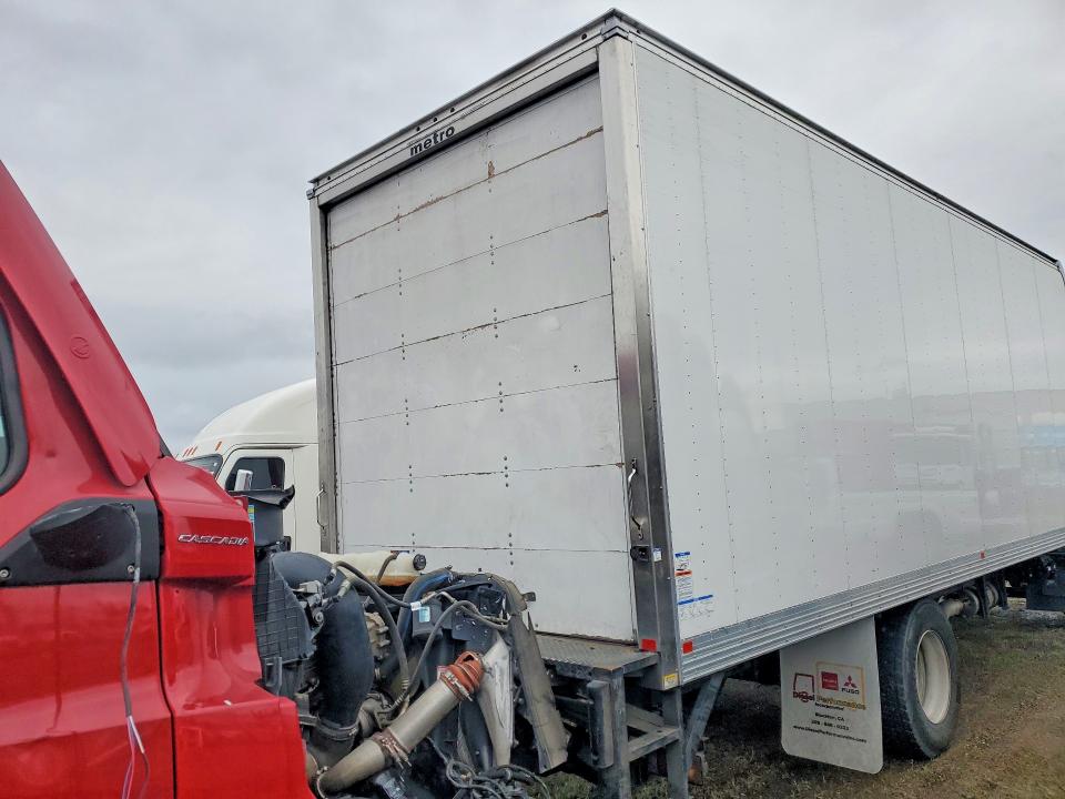2024 Isuzu VIN 54DK6S1FXRSA02439 COPART salvage auction — FRONT END, Ca - Salvage Certificate, sold $20,000 on 2026-07-15 (photo 6)