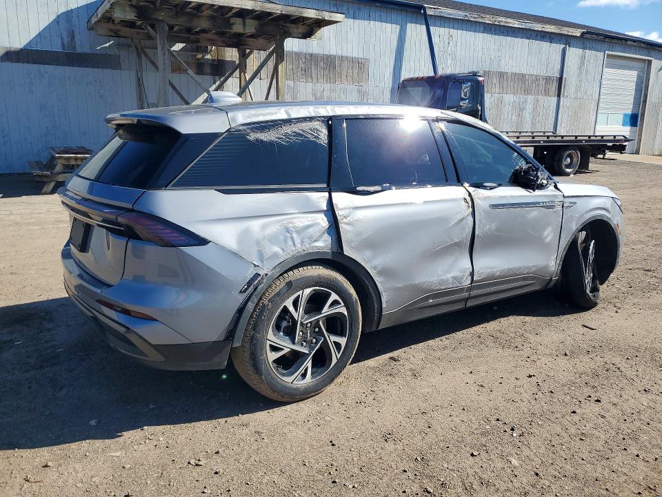2025 Lincoln Nautilus VIN 5LMPJ8J44SJ922725 COPART salvage auction — ROLLOVER, Mi - Scrap Certificate Of Title, sold $9,700 on 2026-07-15 (photo 3)