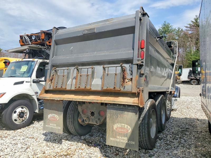 2014 Peterbilt 365 VIN 1NPSXPEX6ED235580 COPART salvage auction — ROLLOVER, ME - CERT OF TITLE-SALVAGE COLLISIO, sold $14,100 on 2026-08-06 (photo 4)