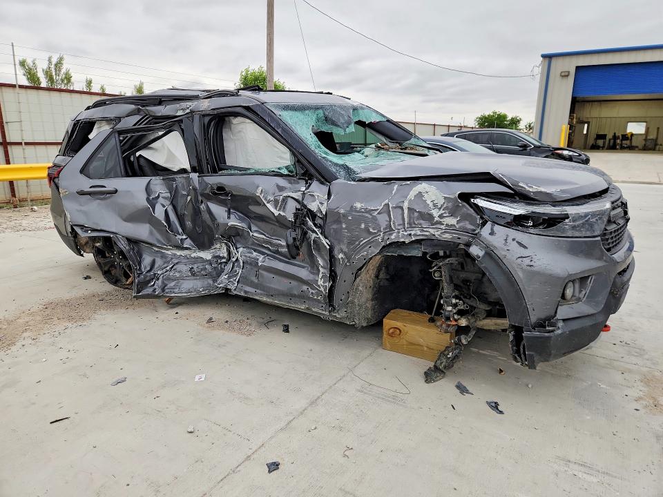 2022 Ford Explorer VIN 1FMSK8JH7NGA20973 COPART salvage auction — ALL OVER, Tx - Nonrepairable Title, sold $1,800 on 2026-07-02 (photo 4)