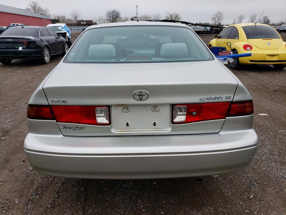 2000 Toyota Camry VIN JT2BG22K1Y0517097 COPART salvage auction — VANDALISM, On - Permit Rebuilt - Unfit, sold $150 on 2026-07-03 (photo 6)
