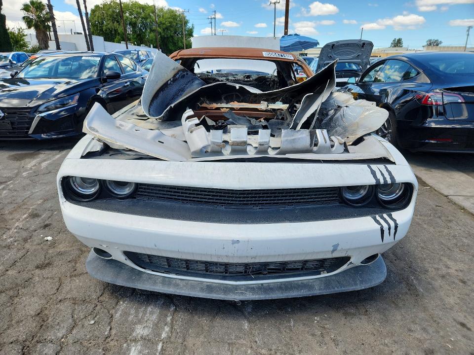 2019 Dodge Challenger VIN 2C3CDZBT4KH556957 COPART salvage auction — INTERIOR BURN, Mi - Certificate Of Title, sold $425 on 2026-07-02 (photo 5)