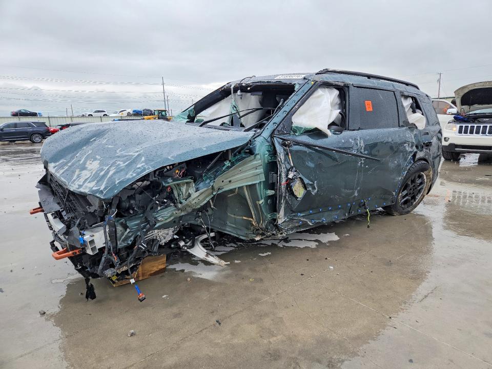 2027 Kia Telluride VIN 5XYPLES1XVG017768 COPART salvage auction — ALL OVER, TX - NONREPAIRABLE TITLE, sold $6,100 on 2026-07-07 (photo 1)