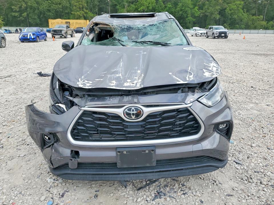 2023 Toyota Highlander VIN 5TDKDRAH7PS023918 COPART salvage auction — ROLLOVER, Tx - Certificate Of Title, sold $6,400 on 2026-07-04 (photo 5)