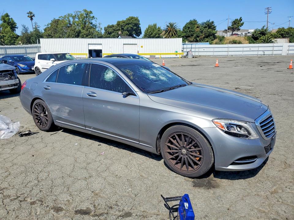 2015 Mercedes-benz S-klasse VIN WDDUG8CB3FA086664 COPART salvage auction — VANDALISM, Ca - Dis/Dlr/Exp Only Clean Title, sold $5,800 on 2026-07-27 (photo 4)