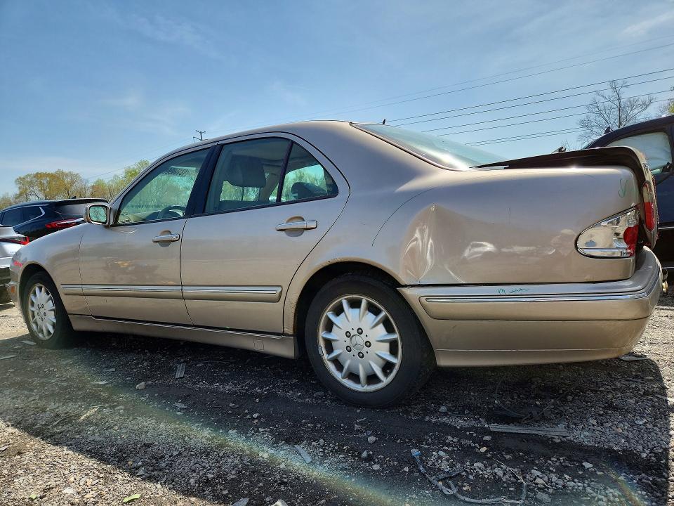 2000 Mercedes-benz E-klasse VIN WDBJF65J4YB123676 COPART salvage auction — REAR END, Md - Cert Of Salvage > 75% Damage, sold $300 on 2026-07-24 (photo 2)