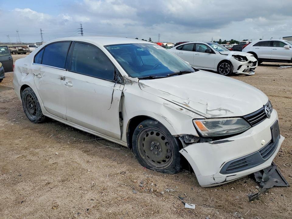 2013 Volkswagen Jetta VIN 3VWDP7AJXDM375357 COPART salvage auction — FRONT END, Tx - Salvage Vehicle Title, sold $650 on 2026-07-02 (photo 4)