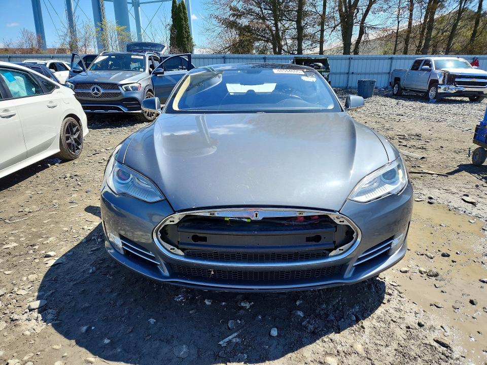 2013 Tesla Model s VIN 5YJSA1CN3DFP03442 COPART salvage auction — REAR END, Mt - Dealer Only Clean Title (P), sold $3,150 on 2026-07-06 (photo 5)