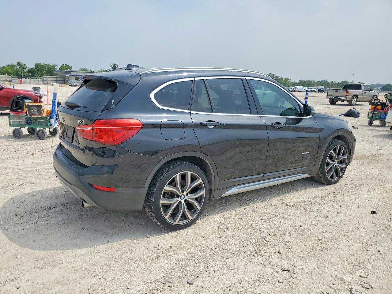 2017 BMW X1 VIN WBXHT3C35H5F75779 COPART salvage auction — Minor Dent/Scratches, TX - CERTIFICATE OF TITLE, sold $4,400 on 2026-07-09 (photo 3)