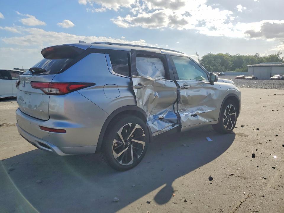 2022 Mitsubishi Outlander VIN JA4J3VA88NZ022841 COPART salvage auction — SIDE, Fl - Cert Of Title Slvg Rebuildable, sold $7,600 on 2026-07-20 (photo 3)