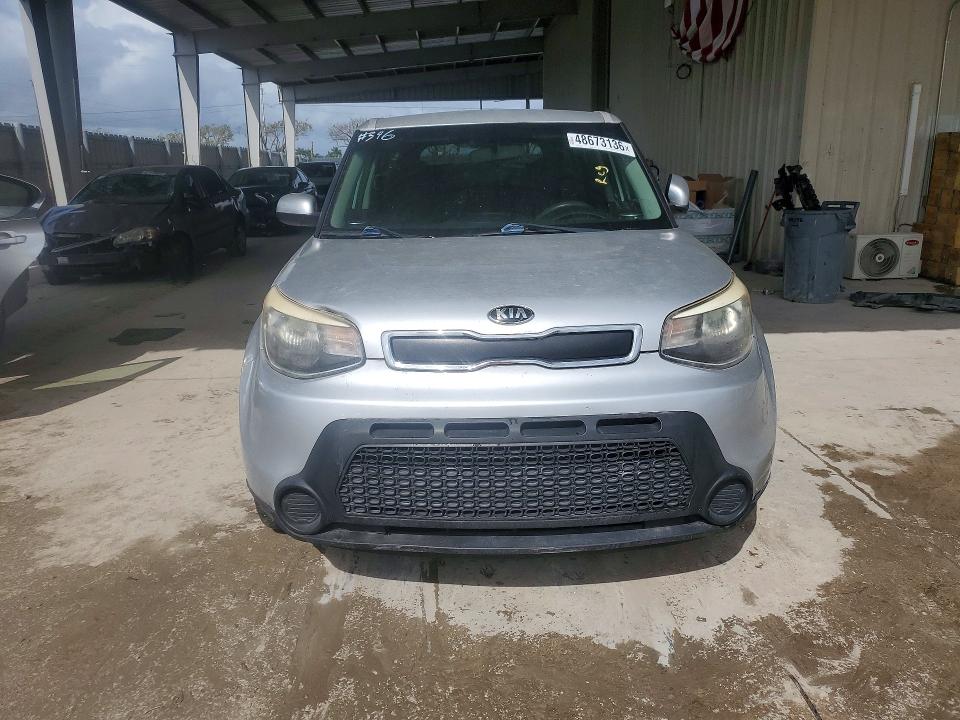2015 Kia Soul VIN KNDJN2A26F7777171 COPART salvage auction — MINOR DENT/SCRATCHES, Fl - Cert Of Title-Slvg Rebld Flood, sold $950 on 2026-07-29 (photo 5)