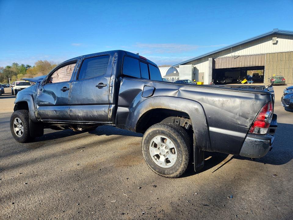 2014 Toyota Tacoma VIN 3TMMU4FN5EM072719 COPART salvage auction — ROLLOVER, Ct - Cert Of Title-Salvage, sold $1,900 on 2026-07-02 (photo 2)