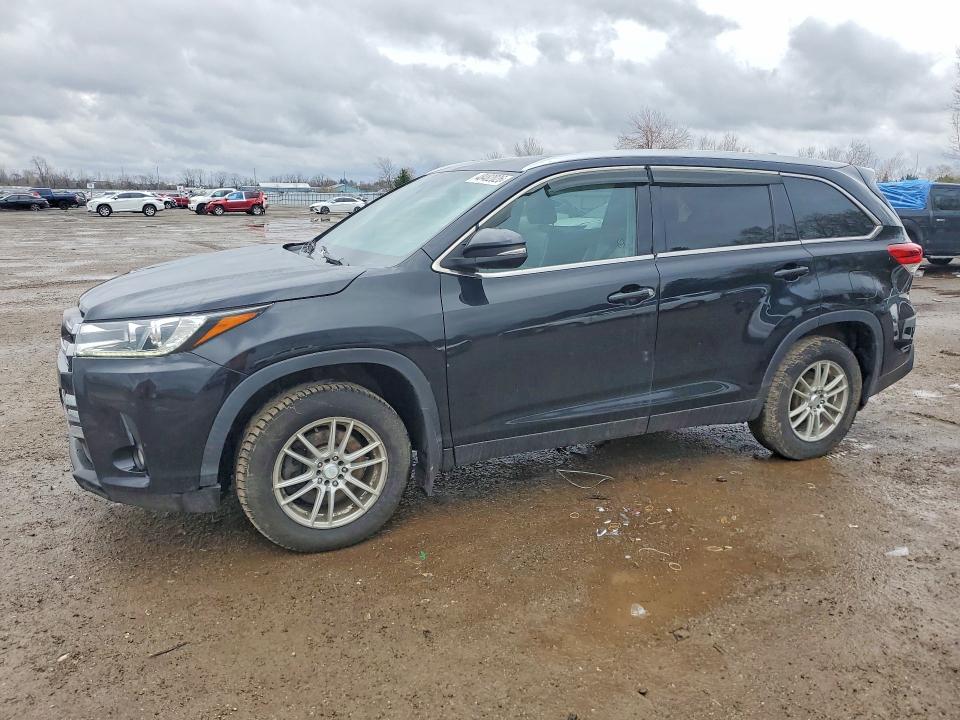 2019 Toyota Highlander VIN 5TDJZRFH3KS609661 COPART salvage auction — VANDALISM, On - Permit No Brand - Unfit, sold $13,300 on 2026-07-03 (photo 1)