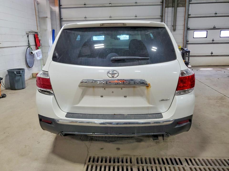 2013 Toyota Highlander VIN 5TDBK3EH7DS231385 COPART salvage auction — FRONT END, Mn - Trailer Registration, sold $2,000 on 2026-07-16 (photo 6)