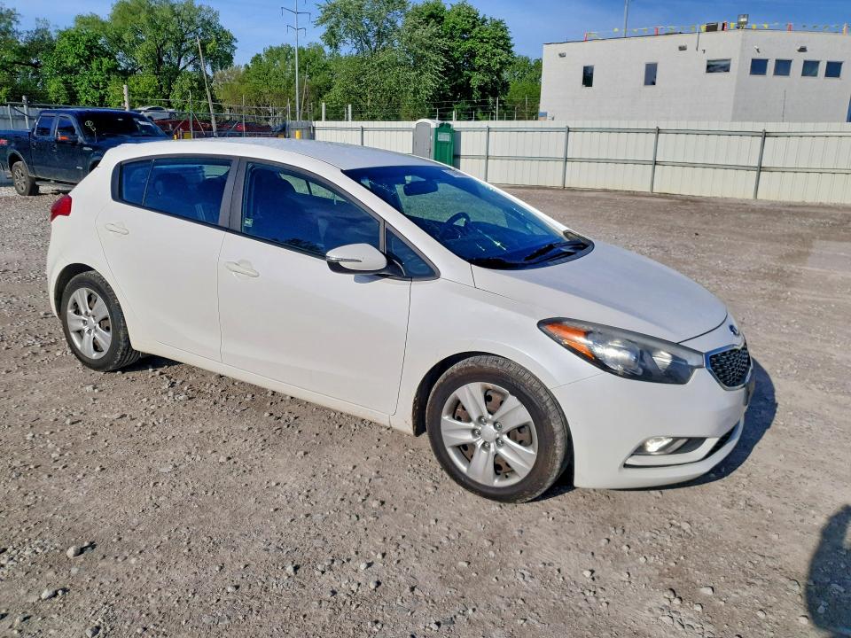 2016 Kia Forte VIN KNAFK5A85G5584024 COPART salvage auction — VANDALISM, Oh - Cert Of Title-Salvage, sold $1,050 on 2026-07-31 (photo 4)