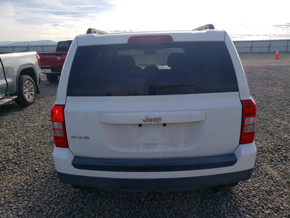 2014 Jeep Liberty (patriot) VIN 1C4NJRBB1ED835188 COPART salvage auction — MINOR DENT/SCRATCHES, NV - SALVAGE TITLE, sold $450 on 2026-07-09 (photo 6)