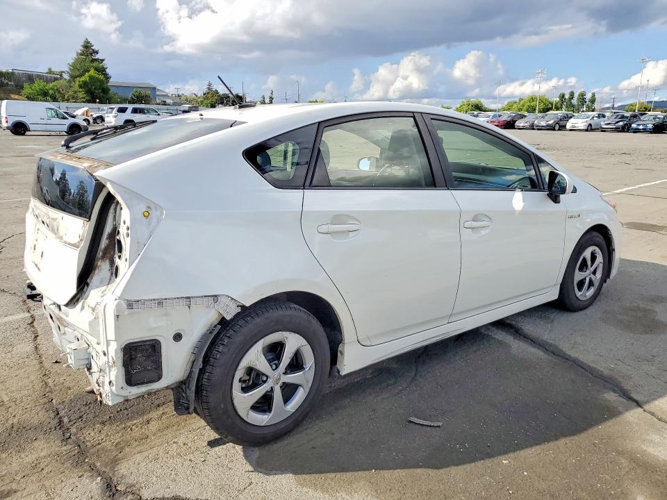 2015 Toyota Prius VIN JTDKN3DU7F0416063 COPART salvage auction — REAR END, CA - SALVAGE CERTIFICATE, sold $1,550 on 2026-07-24 (photo 3)