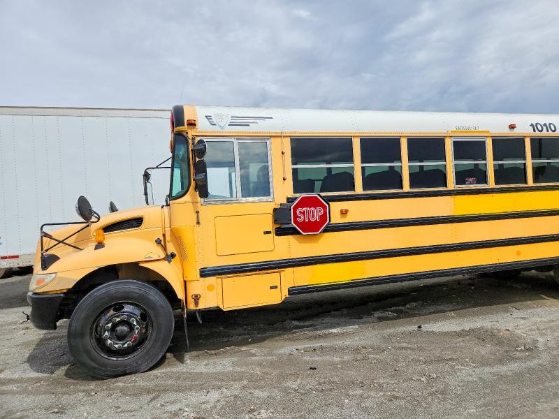 2010 Ic corporation Ce series school VIN 4DRBUAAP2AB229070 COPART salvage auction — NORMAL WEAR, Il - Certificate Of Title, sold $2,000 on 2026-07-08 (photo 9)