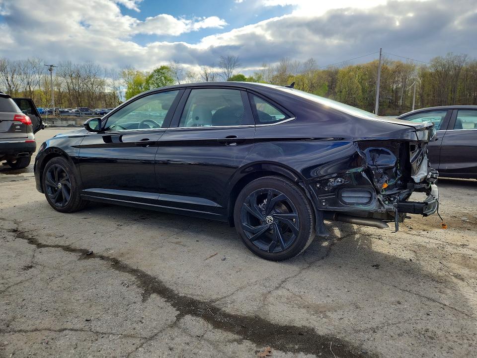 2025 Volkswagen Jetta VIN 3VW7X7BUXSM081931 COPART salvage auction — REAR END, Salvage Title, sold $9,800 on 2026-08-20 (photo 2)