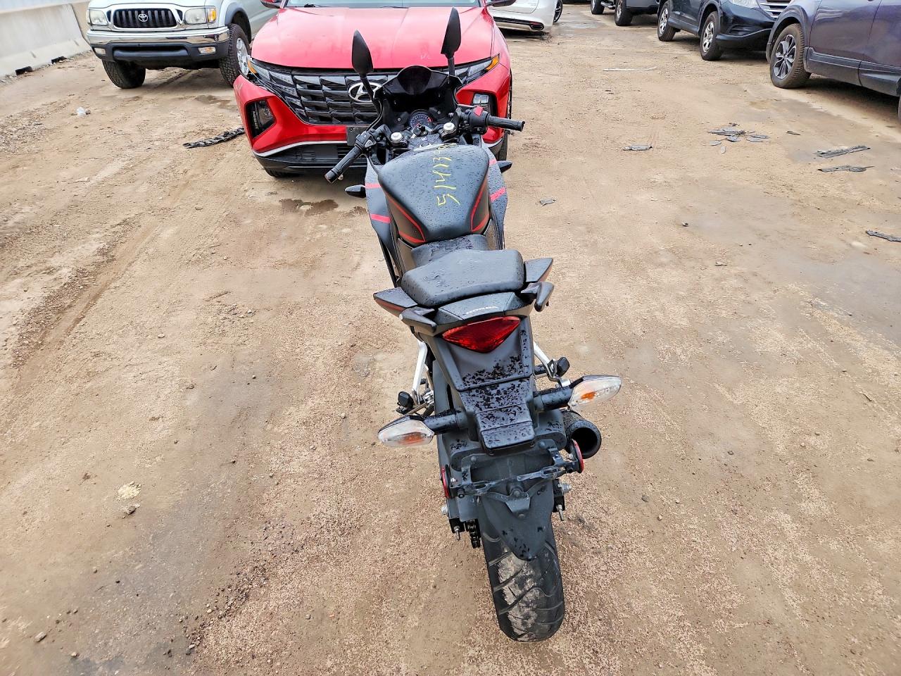 2018 Honda CBR300 VIN MLHNC5106J5400817 COPART salvage auction — Side, IL - SALVAGE CERTIFICATE, sold $500 on 2026-07-02 (photo 4)