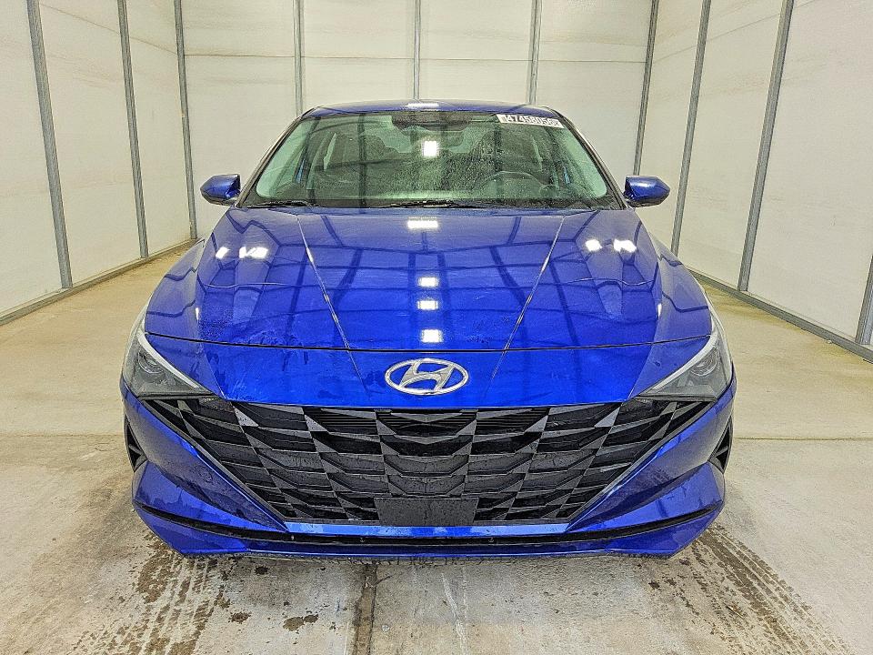 2022 Hyundai Elantra VIN KMHLS4AG4NU336899 COPART salvage auction — MINOR DENT/SCRATCHES, In - Certificate Of Title, sold $12,500 on 2026-07-02 (photo 5)