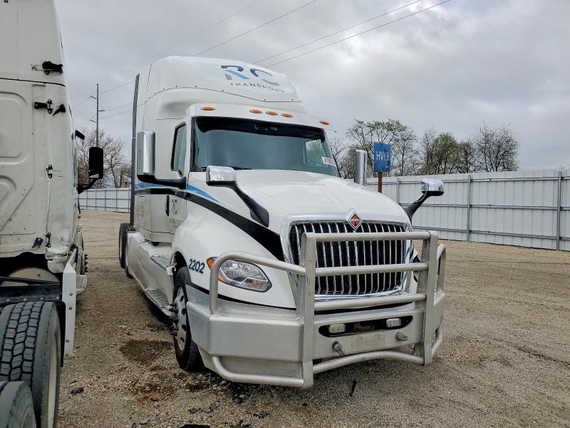 2022 International Lt VIN 3HSDZAPR9NN544519 — COPART salvage auction photo