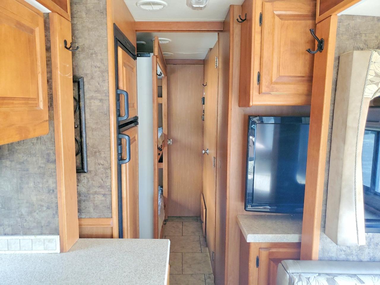 2011 Tiffin Alleg35qba VIN 1F66F5DY2B0A05938 COPART salvage auction — Rear End, MD - CERTIFICATE OF TITLE, sold $3,150 on 2026-07-07 (photo 6)