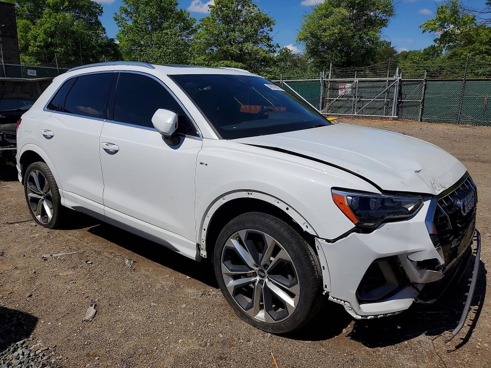 2021 Audi Q3 VIN WA1DECF34M1131299 COPART salvage auction — FRONT END, Salvage Title, sold $9,100 on 2026-07-15 (photo 4)