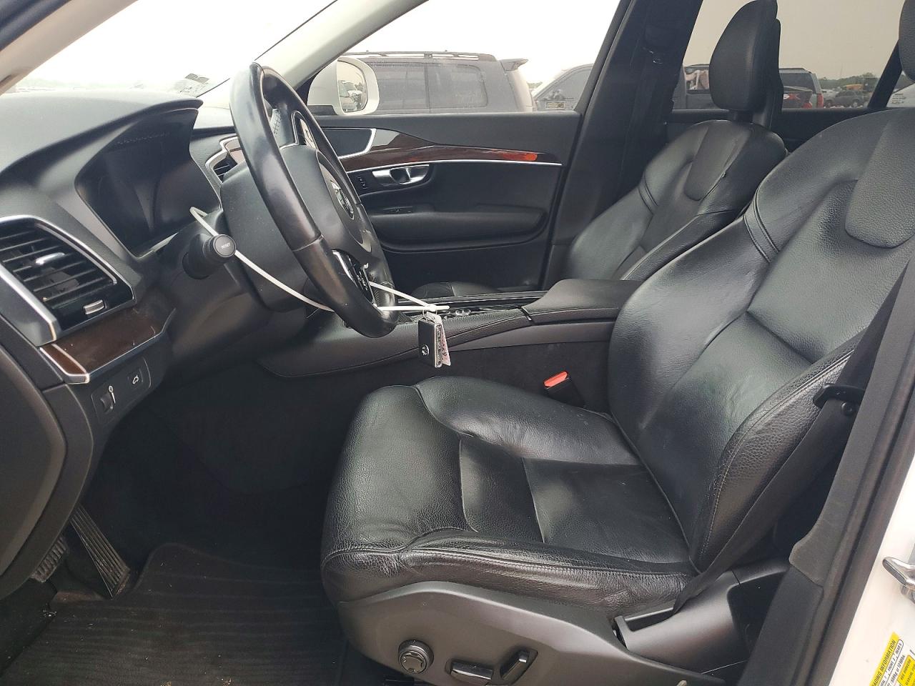 2016 Volvo XC90 VIN YV4A22PK1G1051042 COPART salvage auction — Minor Dent/Scratches, TX - CERTIFICATE OF TITLE, sold $3,150 on 2026-07-02 (photo 7)