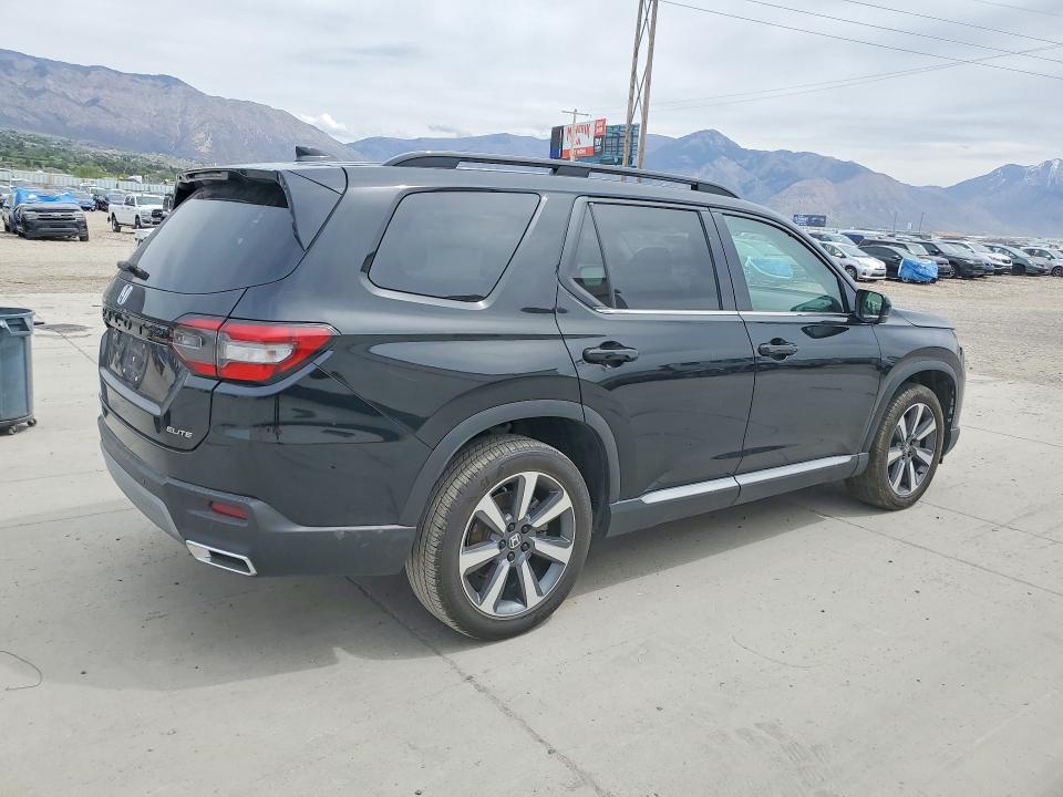 2025 Honda Pilot VIN 5FNYG1H80SB011843 COPART salvage auction — FRONT END, Salvage Title, sold $21,600 on 2026-08-17 (photo 3)