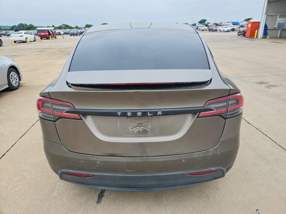 2016 Tesla Model x VIN 5YJXCAE47GFS00618 COPART salvage auction — NORMAL WEAR, Tx - Certificate Of Title, sold $8,800 on 2026-07-02 (photo 6)