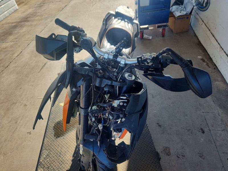 2010 Ktm 990 VIN VBKVS9406AM970054 COPART salvage auction — FRONT END, Tx - Salvage Vehicle Title, sold $100 on 2026-07-16 (photo 5)