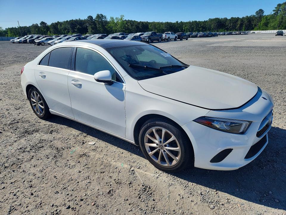 2019 Mercedes-benz A-klasse VIN WDD3G4EBXKW016884 COPART salvage auction — MINOR DENT/SCRATCHES, Sc - Dealer Only Clean Title, sold $7,500 on 2026-07-14 (photo 4)