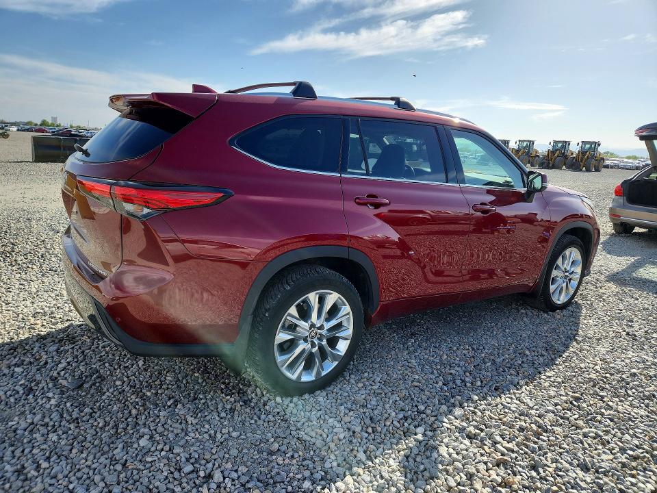 2022 Toyota Highlander VIN 5TDDZRBH9NS577290 COPART salvage auction — FRONT END, Wy - Dis/Dlr/Exp Only Salvage Title, sold $550 on 2026-07-30 (photo 3)