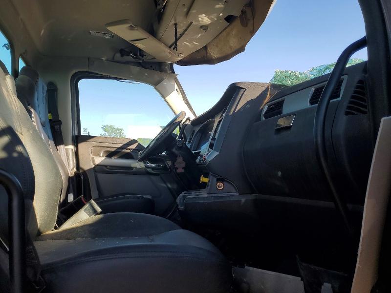 2025 Kenworth T880 VIN 1XKZDK9X4SJ163646 COPART salvage auction — ROLLOVER, TX - SALVAGE VEHICLE TITLE, sold $9,400 on 2026-07-09 (photo 5)