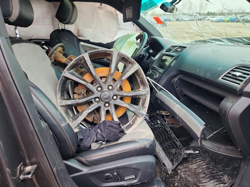 2017 Ford Explorer VIN 1FM5K8D86HGA05099 COPART salvage auction — ALL OVER, ON - PERMIT SALVAGE, sold $625 on 2026-07-28 (photo 7)