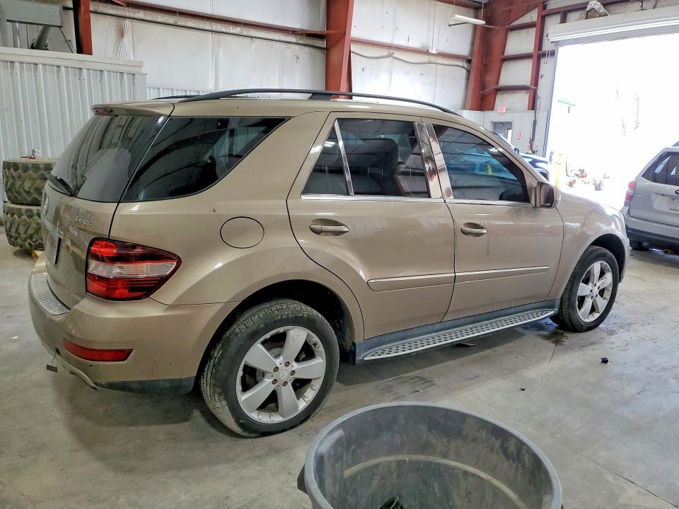 2010 Mercedes-benz M-klasse VIN 4JGBB8GB3AA571319 COPART salvage auction — WATER/FLOOD, Ny - Mv907A-Flood Salvage, sold $200 on 2026-08-03 (photo 3)