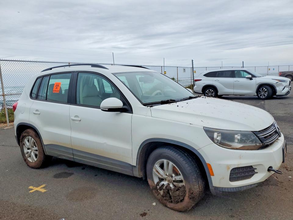2017 Volkswagen Tiguan VIN WVGAV7AX4HK000072 COPART salvage auction — WATER/FLOOD, Hi - Certificate Of Salvage, sold $150 on 2026-07-20 (photo 4)